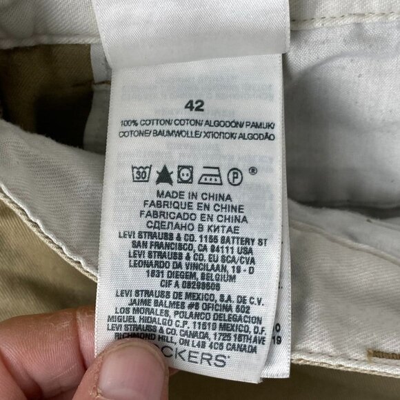 Levis Men's Khaki Cotton Shorts Size 42 - Picture 3 of 11